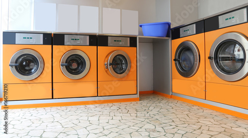 Automatic launderette