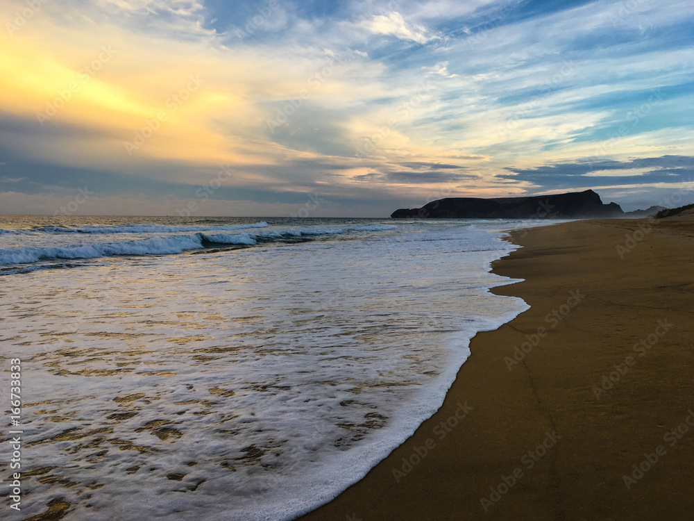 Fototapeta premium Sunset over the 9 kilometre beach in Porto Santo, Portugal