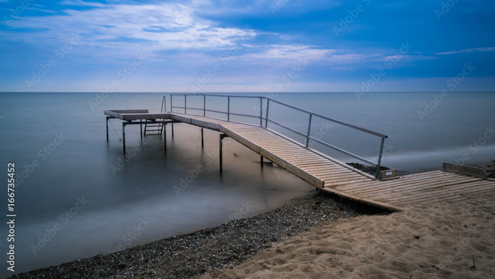 Obraz premium Steg von rechts nah
