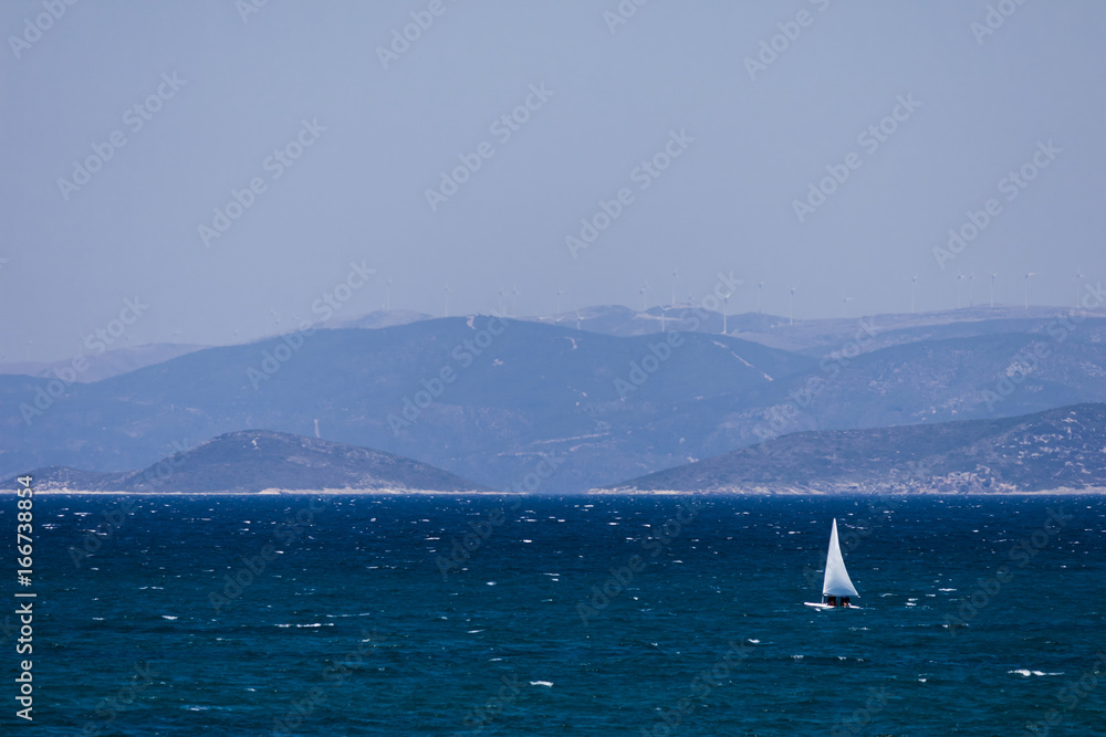 Fototapeta premium Sailing on the turkish aegean sea (Cesme - Izmir - Turkey)