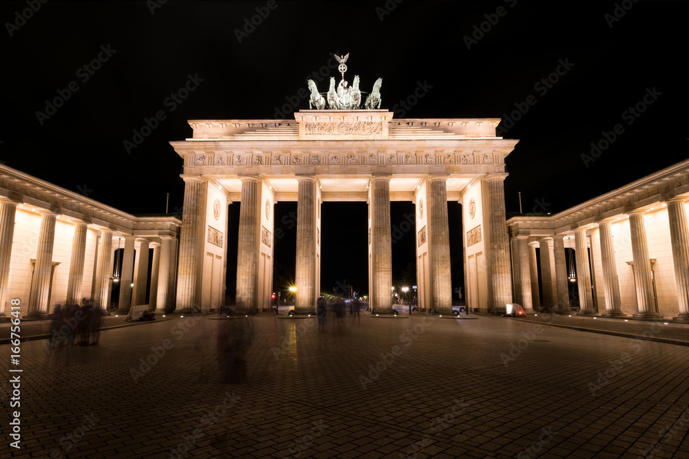 Fototapeta premium Brama Brandenburska, Berlin nocą