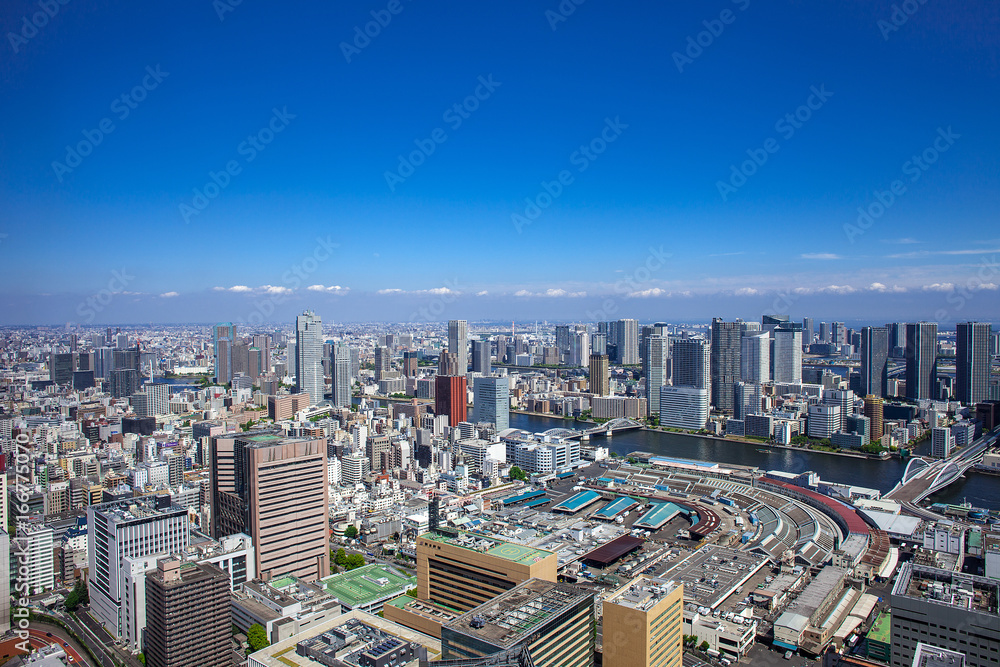Fototapeta premium 高層マンションと高層ビル 築地市場