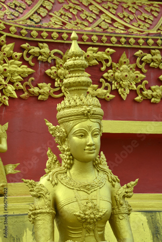 Buddhastatuen in Thailand