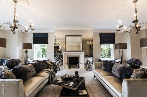 Fotografie A Luxury Mansion Living Room With Feature Fireplace