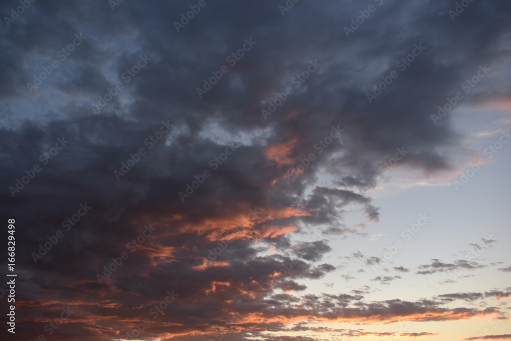 Obraz premium Entre las nubes