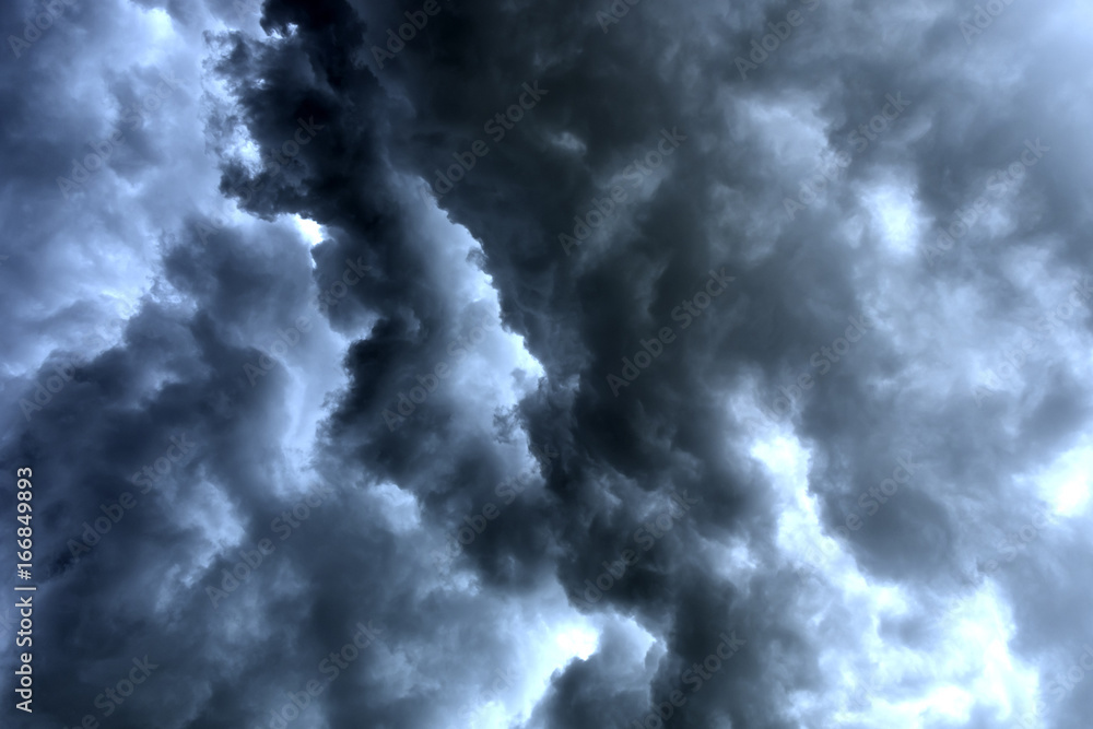 Obraz premium Dark clouds before a thunderstorm.