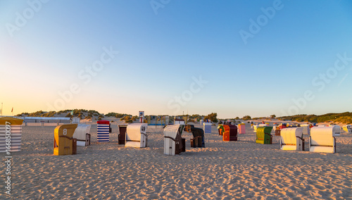 Strandkörbe am Strand von Borkum. Ostfriesland Deutschland.