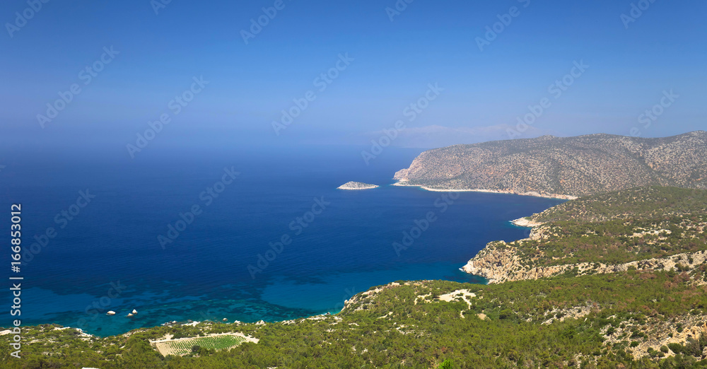 Mountain views to the Mediterranean sea .