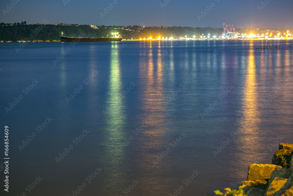 Tacoma harbor with light reflections on the sea