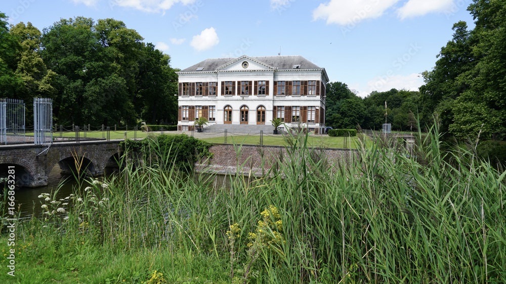 Obraz premium Small castle in a park