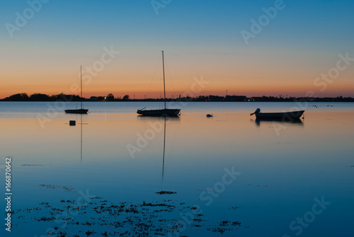 3 Boote im Sonnenuntergang