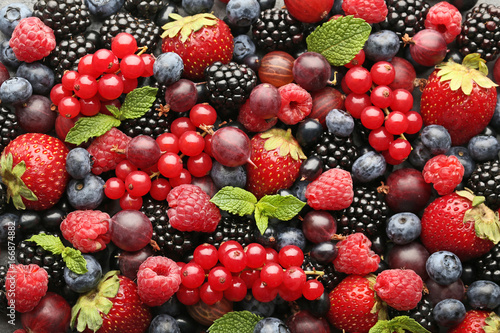 Fototapeta Naklejka Na Ścianę i Meble -  Ripe and sweet berries background