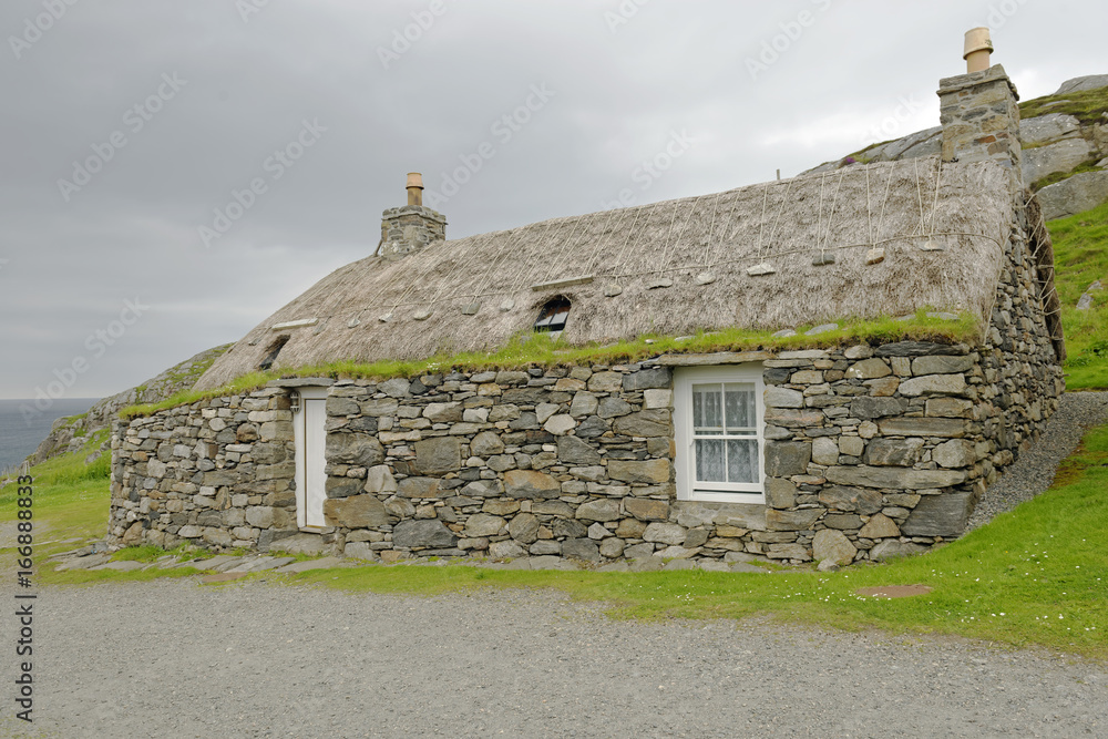 Φωτογραφία Restored old, original blackhouse on the Isle of Lewis in the Outer Hebrides, Sc