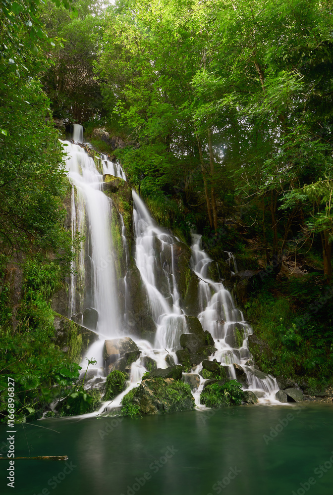 Fototapeta premium heart shaped waterfall in mountains of Harz