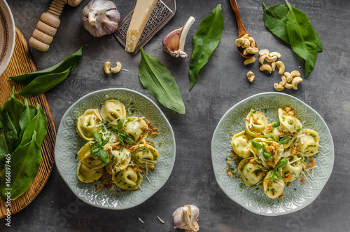 Stuffed Tortellini garlic and spinach