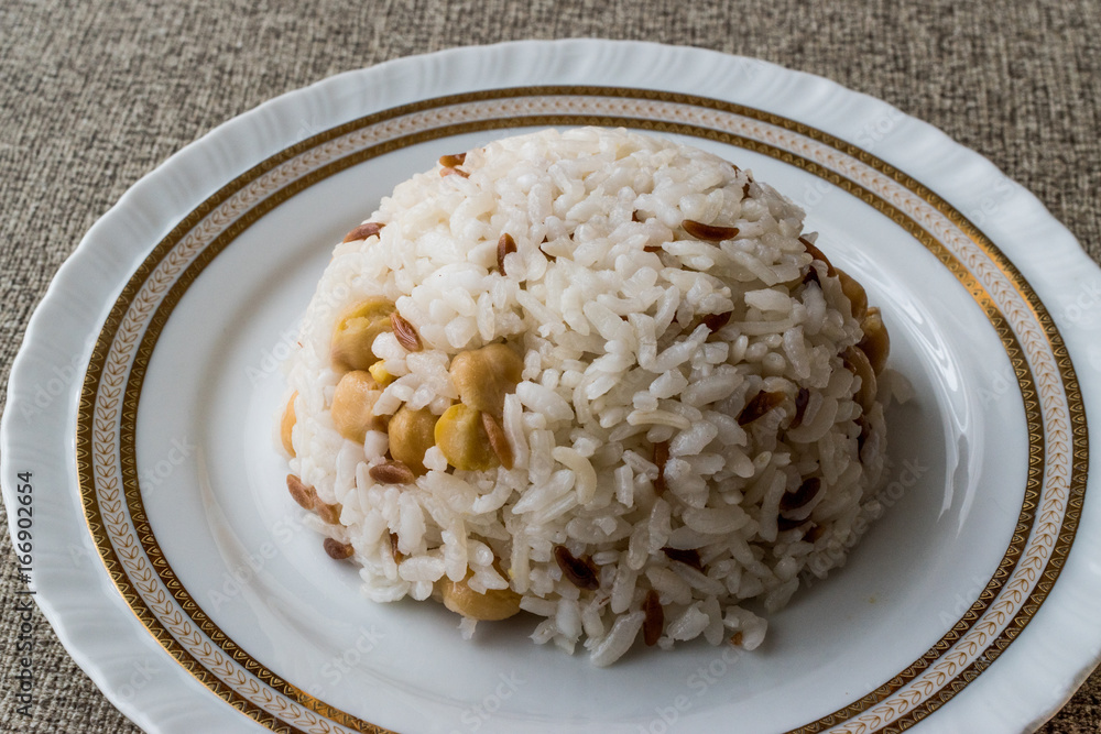 Turkish Rice with chickpea served with salt and pepper / Nohut Pilav. Turkish Rice with chickpea served with salt and pepper / Nohut Pilav.