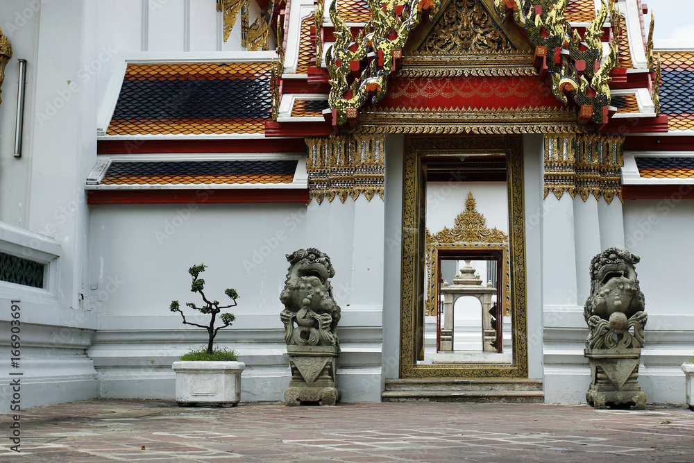 Obraz premium Buddhist temple, wat pho, bangkok thailand