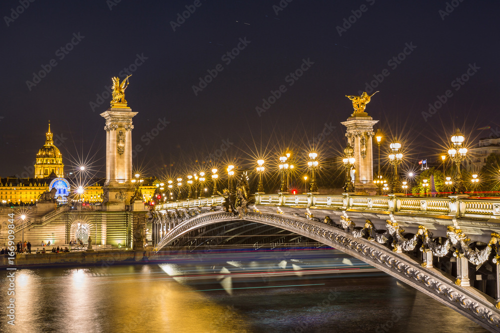 Pont Alexandre-III de nuit