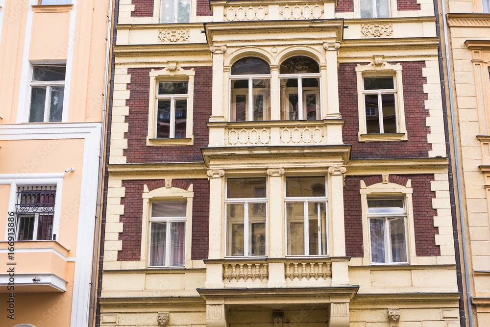 Obraz premium Facade of a building in Karlovy Vary