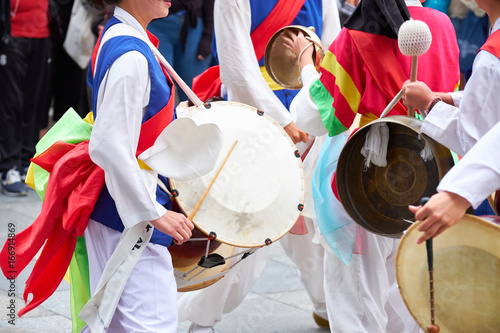 Trommler and dancer south korea