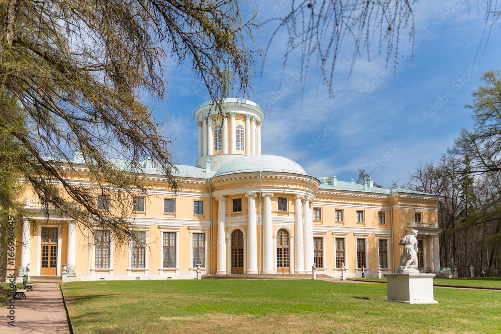 Manor Arkhangelskoe. Colonnade of the palace