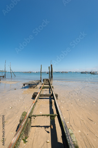 BASSIN D'ARCACHON (France), ferme ostréicole © Eric Cowez