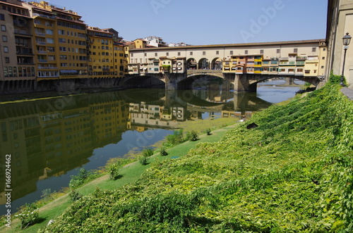 Obraz na płótnie View of Ponte Vecchio in Florence in Summer. w salonie
