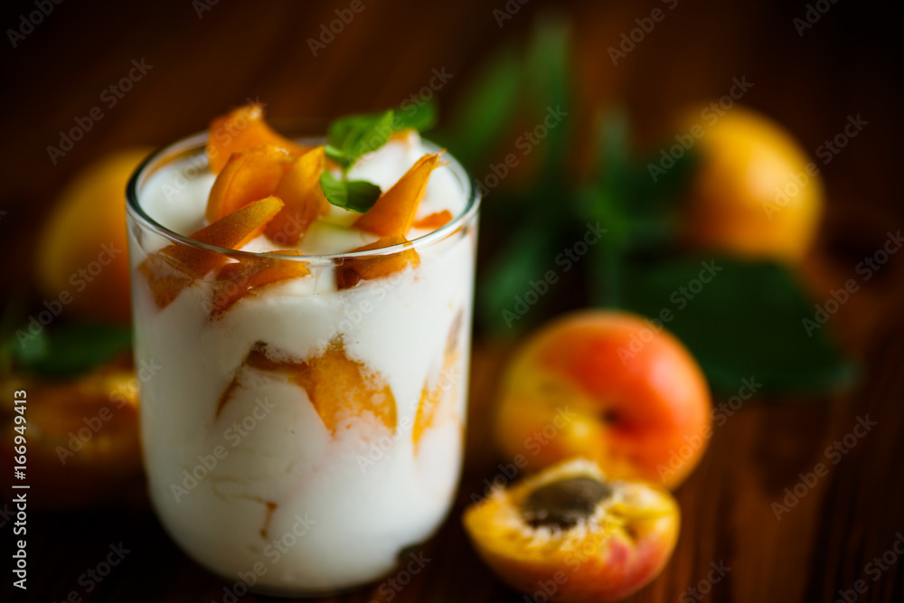 Sweet Greek yogurt with apricots Sweet Greek yogurt with apricots