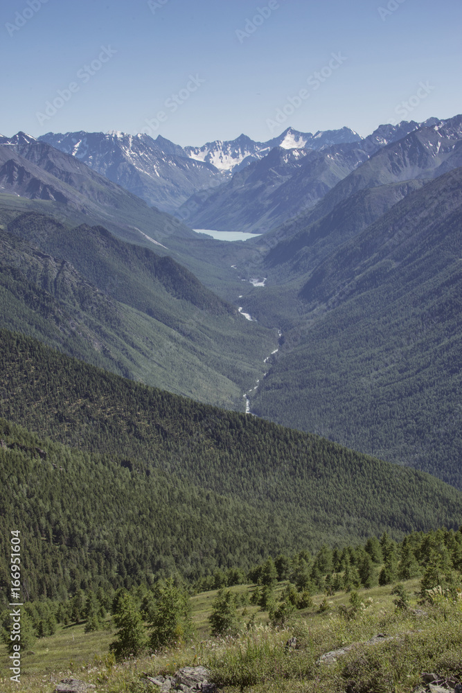 Fototapeta premium Altai Mountains landscape. Lake Karateurek In the distance.