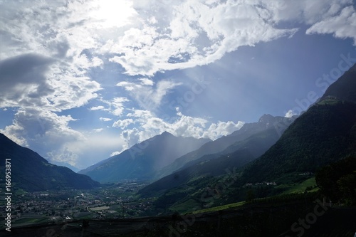 Dorf Tirol in der Nähe von Meran in Südtirol in Norditalien