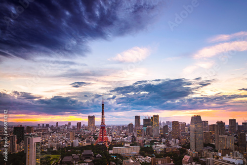 Tokyo tower  landmark of Japan and skyline of tokyo city with sun set  sun rise sky background in winter season  Tokyo  Japan