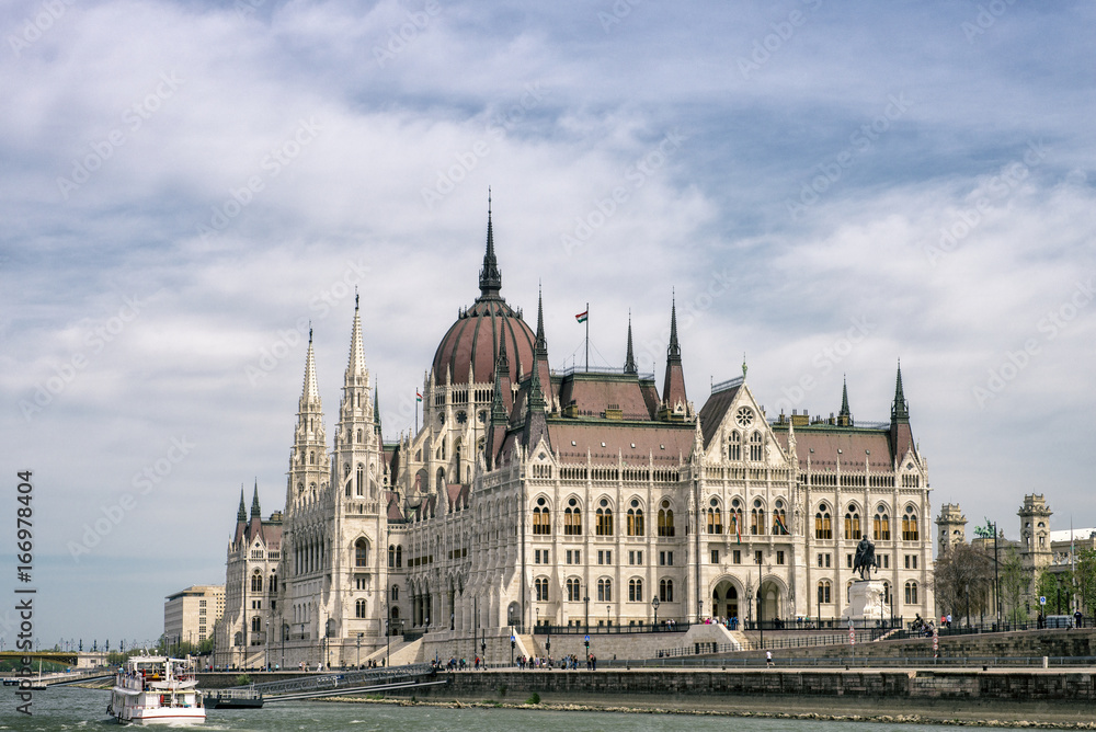 Budapest, panorama del Palazzo del Governo