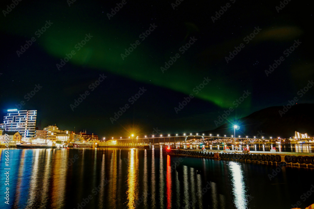 Tromsø, aurore boréale au-dessus de la ville
