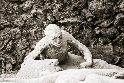 Obraz na płótnie Victim in Pompeii of the eruption of Mt Vesuvius