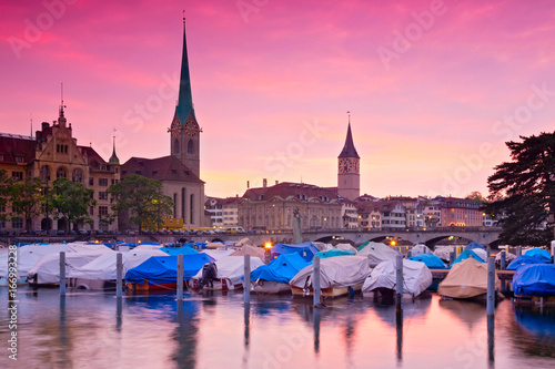 Zürich, Schweiz © santosha57