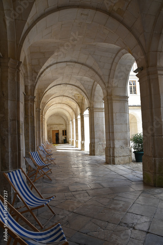 Voûtes du cloître de l'abbaye Sain-Germain à Auxerre en Bourgogne, France