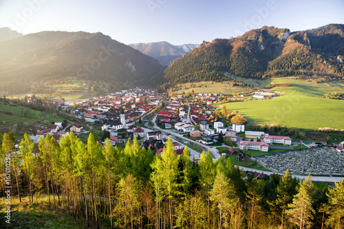 Quadro su tela Morning light over Terchova village in the Mala Fatra mountains, scenic valley l