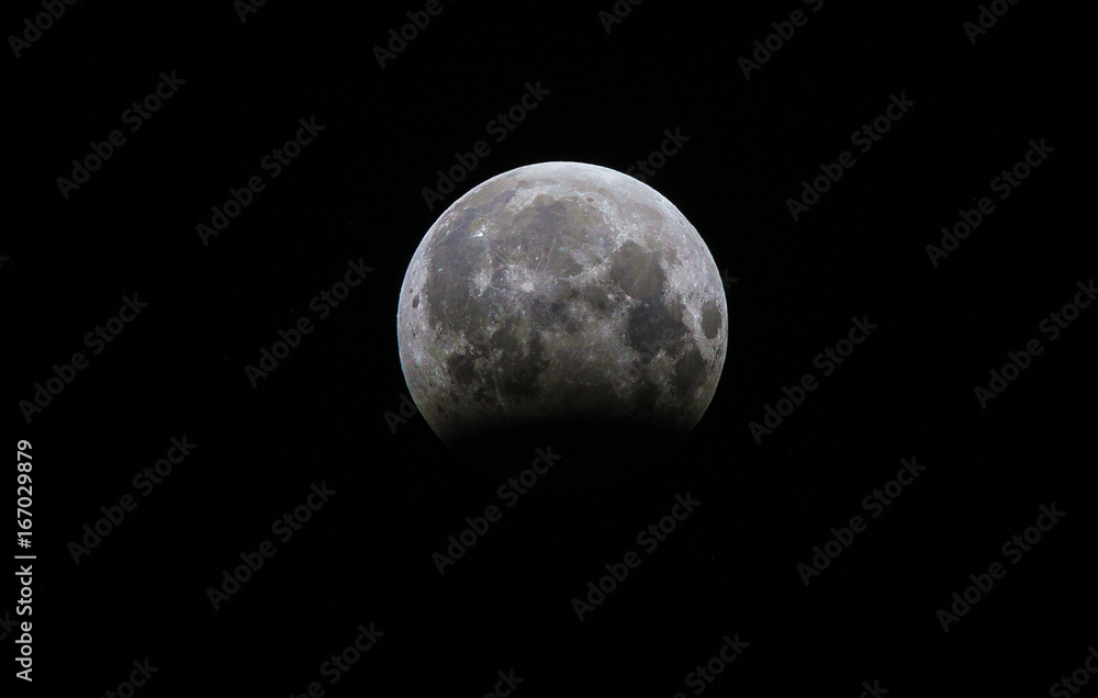 The eclipse of the moon, August 7-8, 2017 The eclipse of the moon, August 7-8, 2017