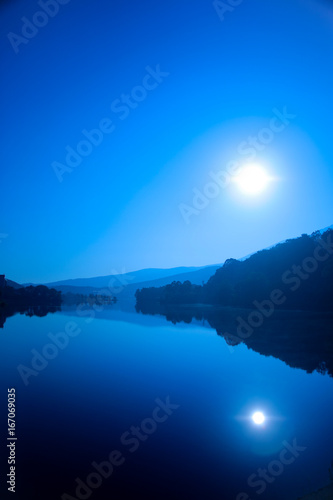 早朝の白樺湖　信州