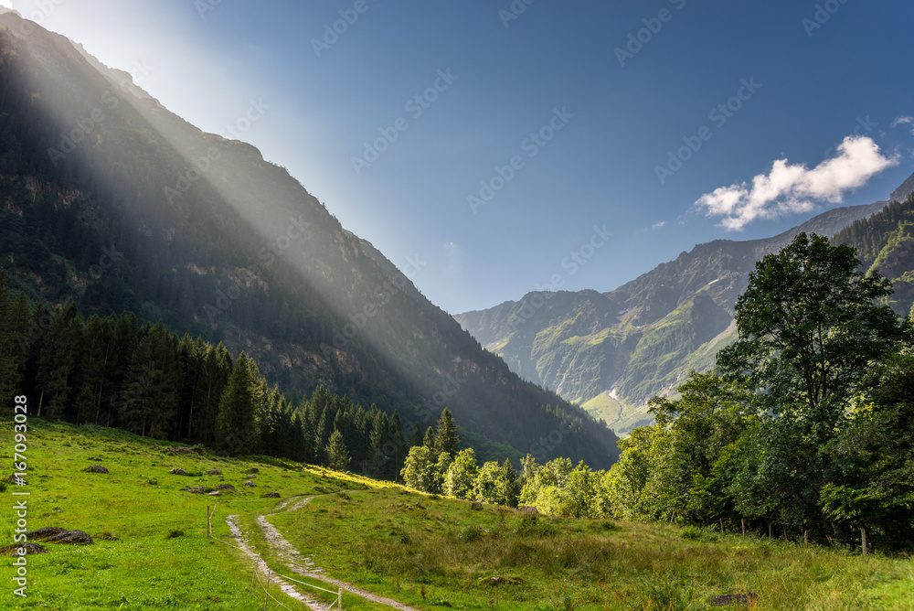 Wanderweg durchs Urbachtal Richtung Gaulihütte, Berner Oberland