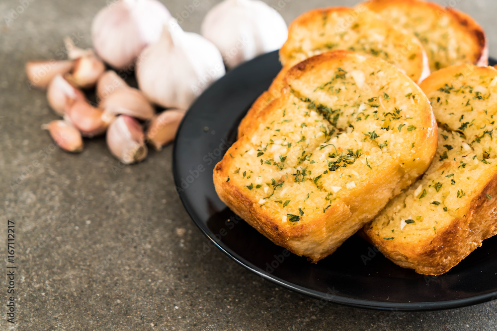 garlic bread on plate garlic bread on plate