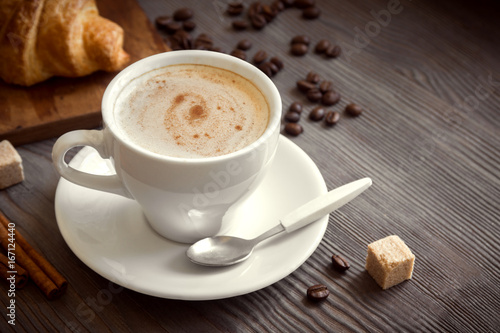 Fototapeta Naklejka Na Ścianę i Meble -  Coffee with croissant