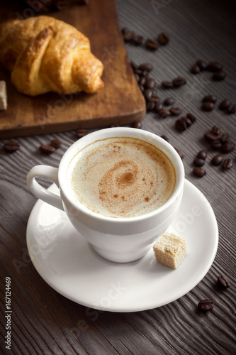 Fototapeta Naklejka Na Ścianę i Meble -  Coffee with croissant