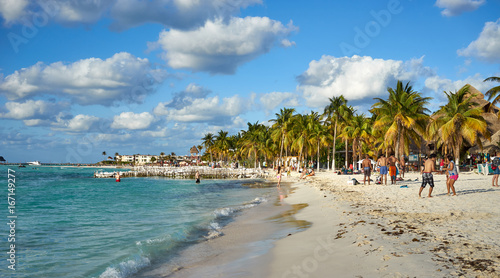 Isla Mujeres Beach Mexico / Peaceful North Beach with palm trees