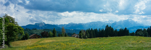 Wandern in Gais im Kanton Appenzell Ausserrhoden in der Schweiz an einem Sommertag