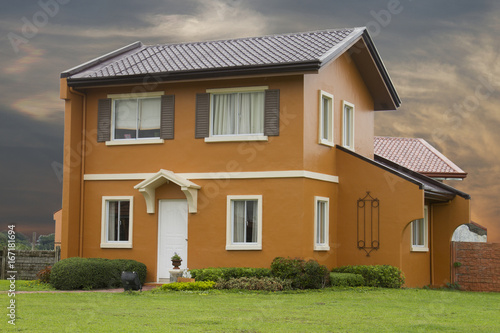 Detach  single house