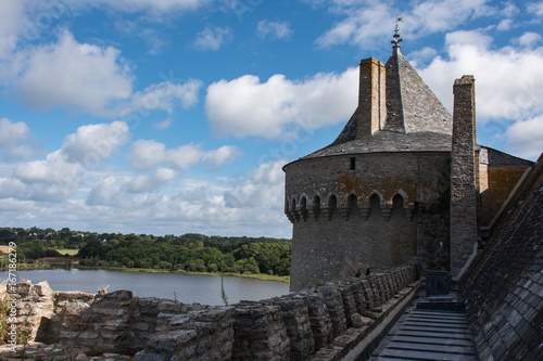 Château de Suscinio dans le Morbihan en France  qui fut la résidence des Ducs de Bretagne photo