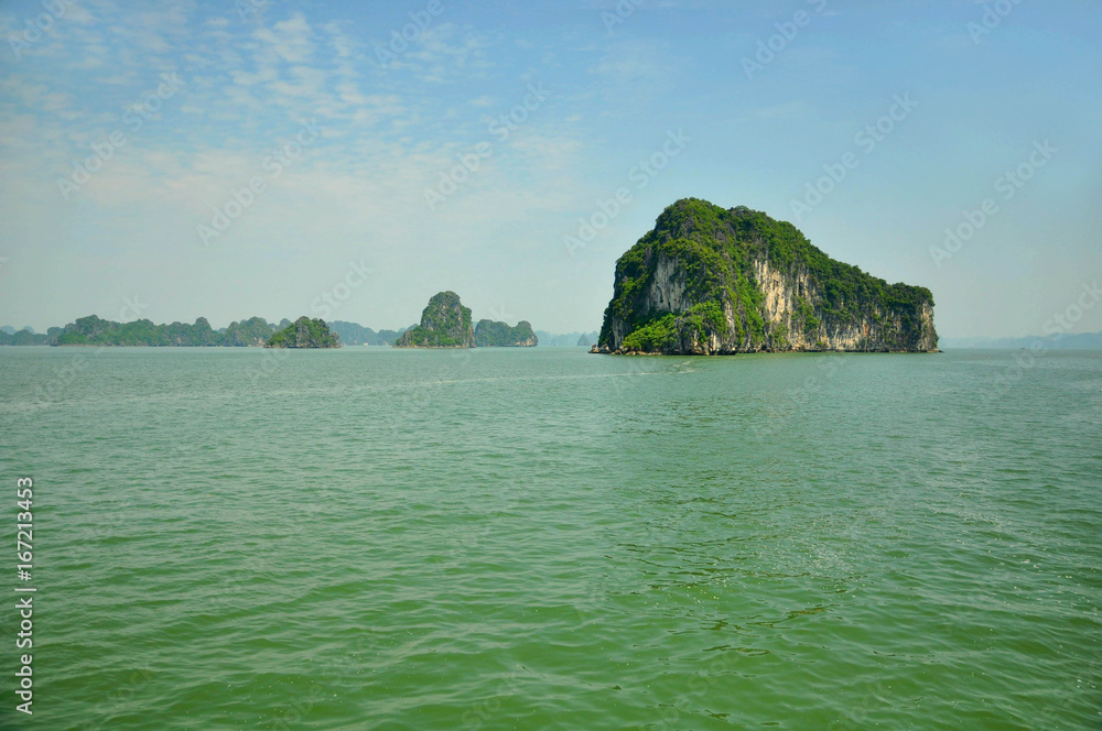Naklejka premium La bai d'Halong