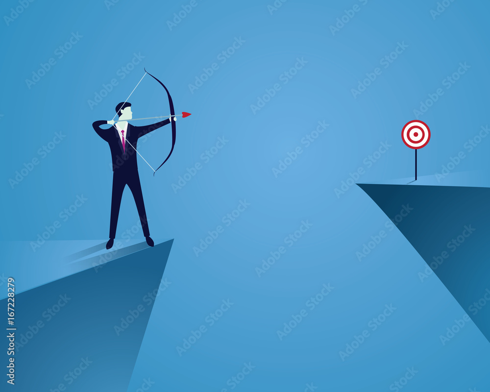 Obraz premium Businessman focus to hit target with bow and arrow