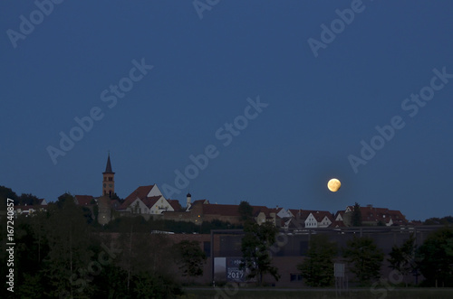 Wallpaper Mural partielle Mondfinsternis in Friedberg Torontodigital.ca
